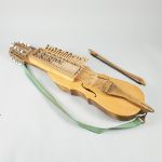 1195 5009 Nyckelharpa